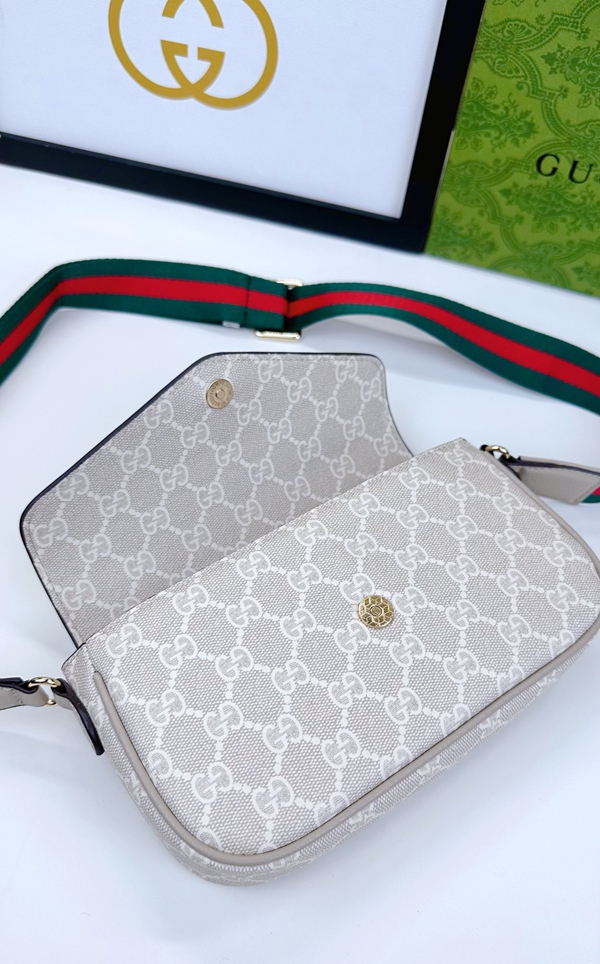 激安グッチバッグコピー着用イメージ